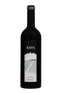 Rode wijn uit Piemonte, Noord-Italië. Langhe Nebbiolo - BAVA. BAVA is een van de oudste wijnbedrijven uit Piemonte, met wijngaarden in Langhe en Monferrato. Het familiebedrijf bestaat sinds 1600.